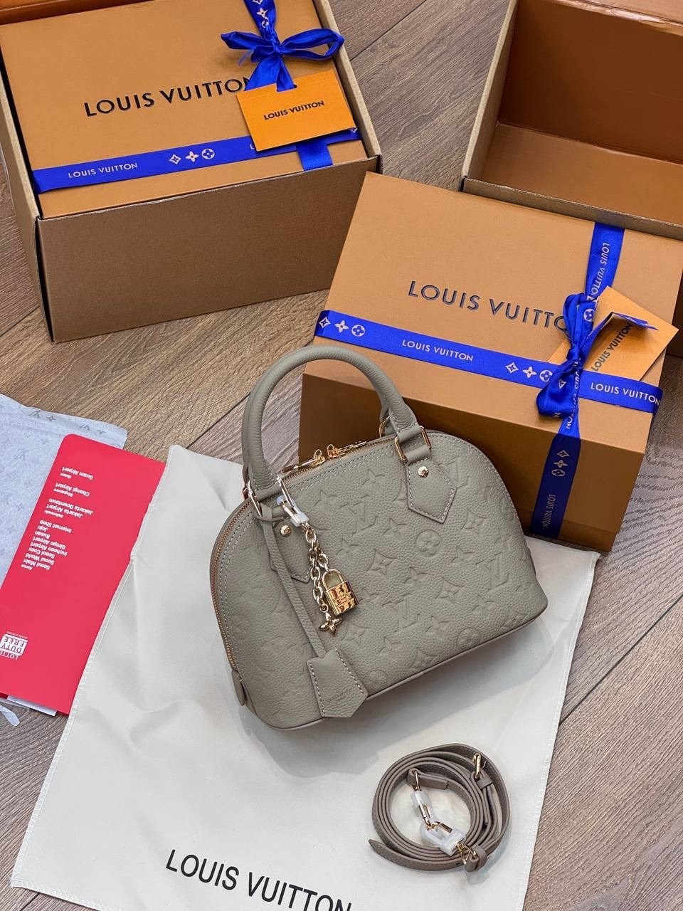 сумкa louis vuitton,женская сумка louis vuitton,сумка луи виттон,сумка louis vuitton в форме ракушки,сумочка луи виттон