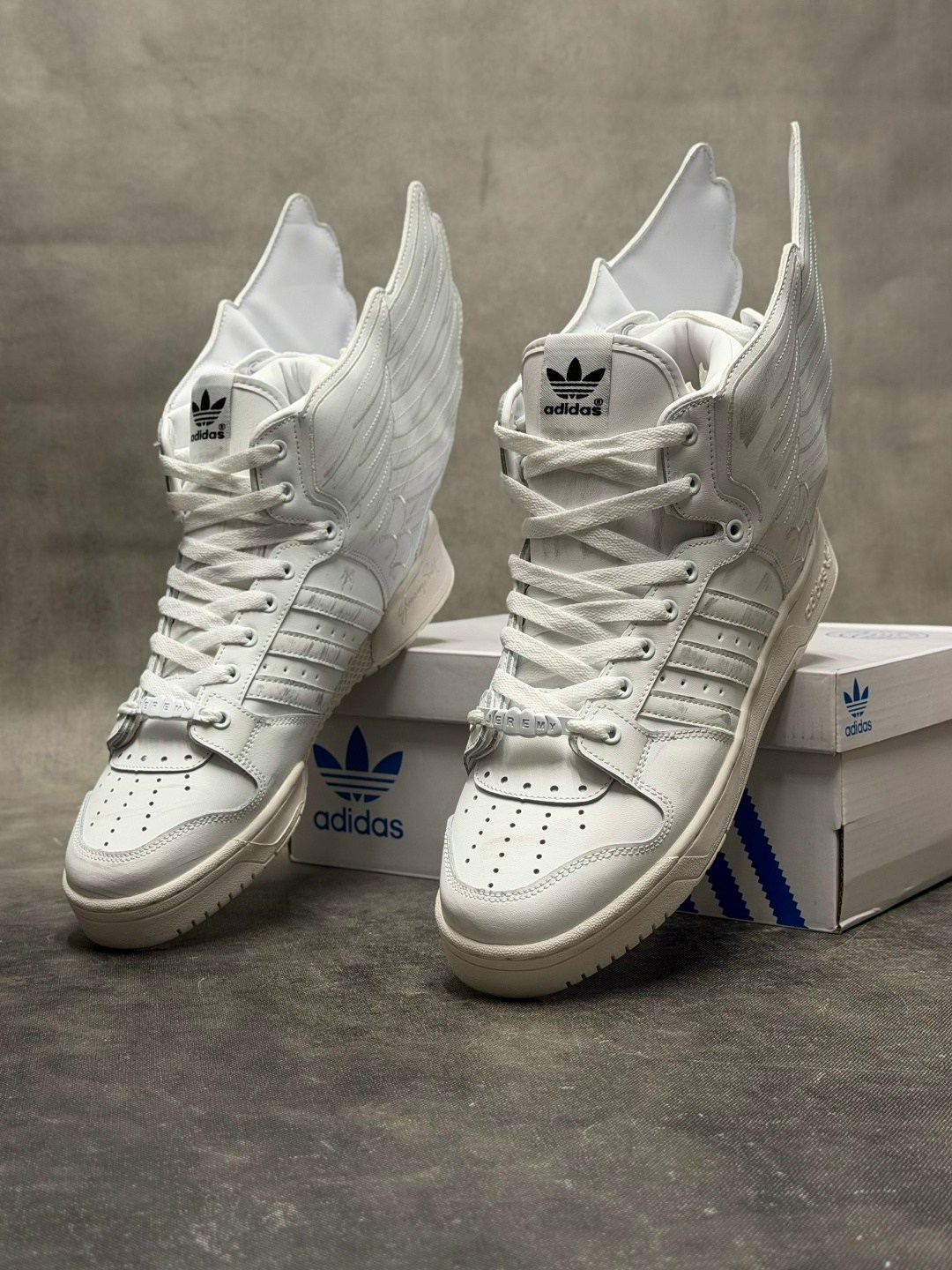 adidas jeremy scott wings 2.0,adidas jeremy scott money wings 2.0,adidas wings 2.0 x jeremy scott money,adidas jeremy scott wings,adidas x jeremy scott js wings 2.0 money g95773