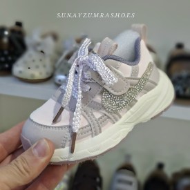 Кроссовки