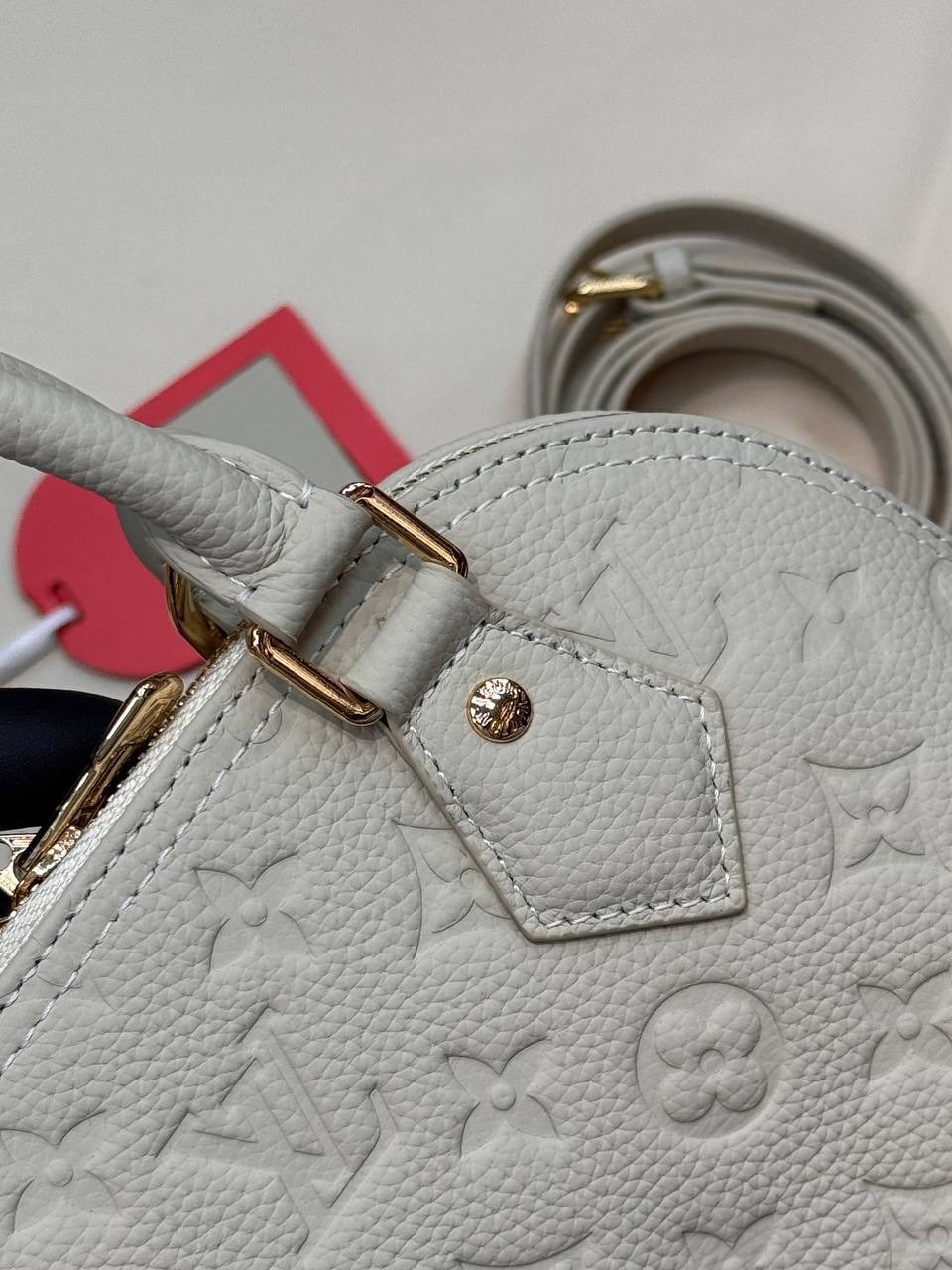 сумкa louis vuitton,женская сумка louis vuitton,сумка луи виттон,сумка louis vuitton в форме ракушки,сумочка луи виттон