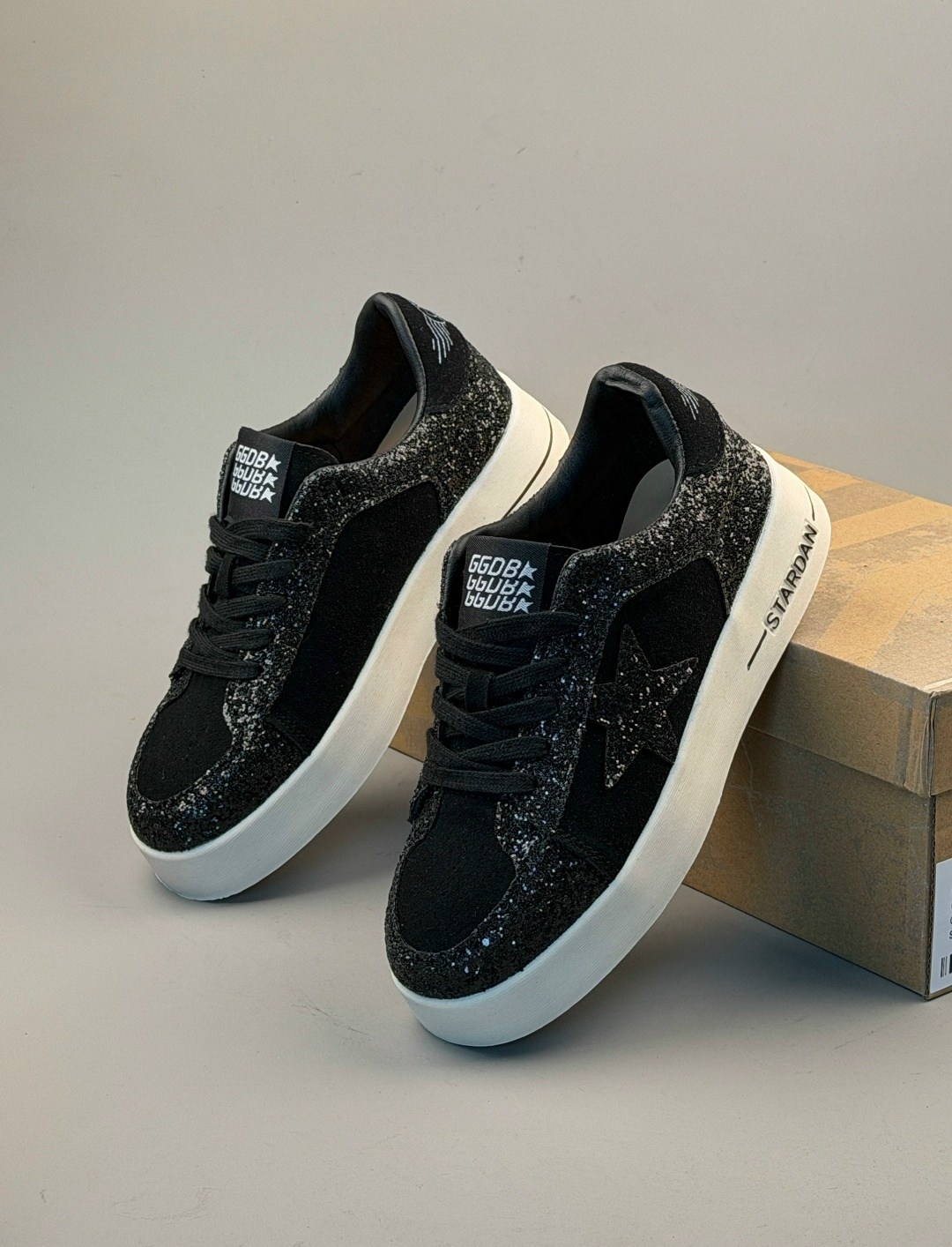 ,голден гус кеды черные,кеды hi star с блестками golden goose черный,кеды женски,кроссовки черные