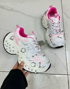 Кроссовки