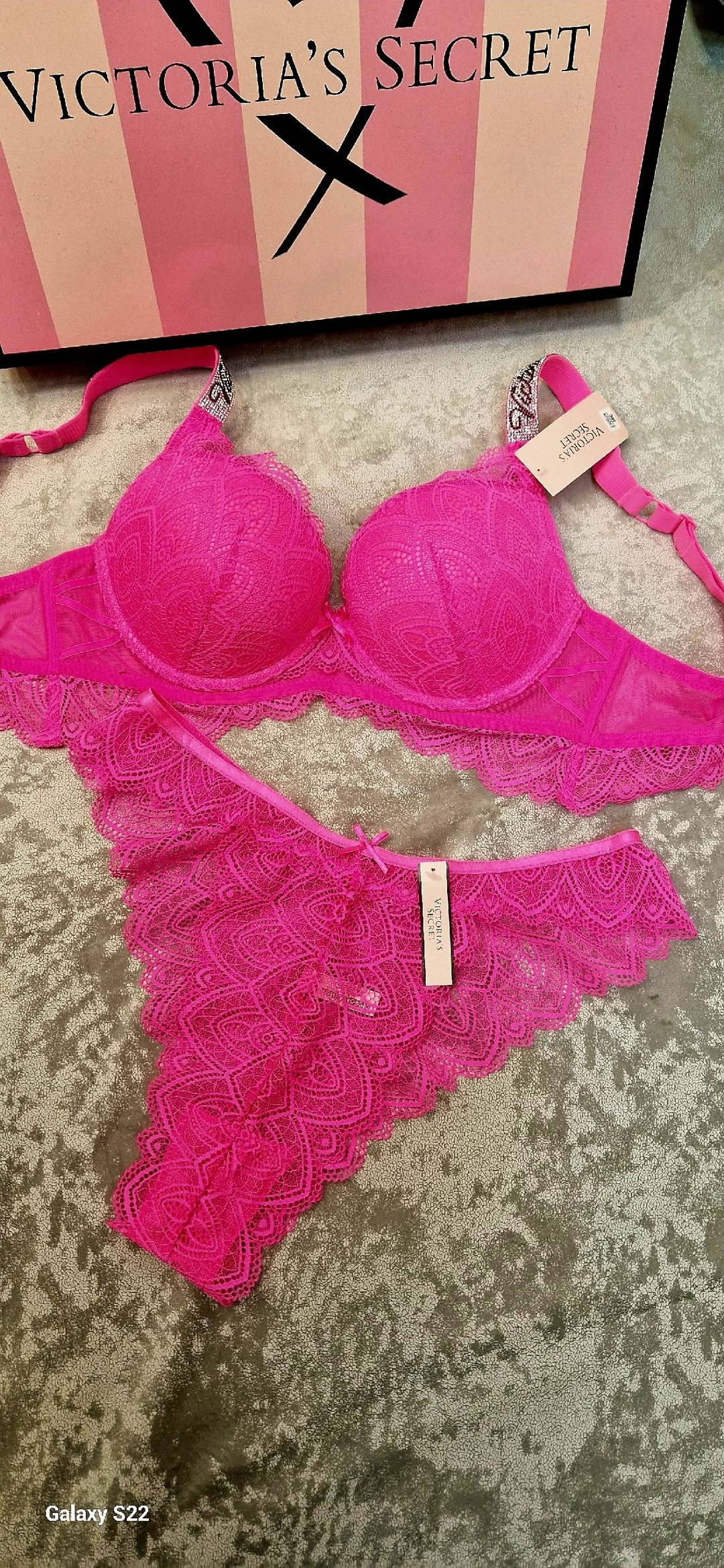 комплект белья victoria's secret,victorias secret brapanty set,комплект нижнего белья виктория сикрет,кружевное женское нижнее белье в стиле victoria`s secret,hot pink set @ victoria secret