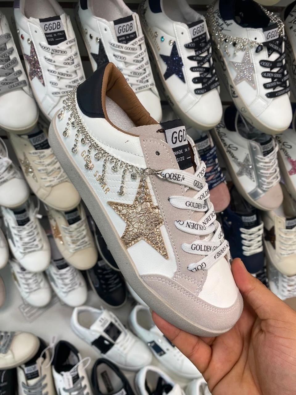 golden goose кеды блестящие черные,golden goose черные кеды женские,golden goose кеды super-star с кристаллами черный,,голден гус кеды черные