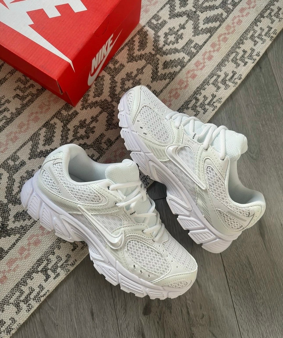 женские кроссовки nike,кроссовки nike v 5 rnr,кроссовки белые nike,кроссовки,женские кроссовки