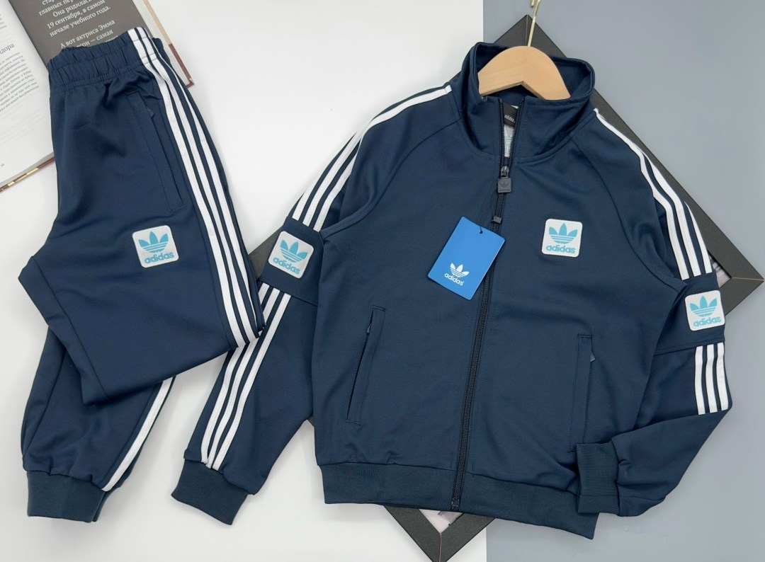 костюм спортивный adidas originals,спортивный костюм adidas,костюм спортивный адидас,голубой спортивный костюм адидас ориджинал,костюм спортивный adidas originals светло-серый