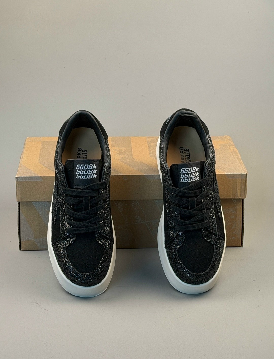 ,голден гус кеды черные,кеды hi star с блестками golden goose черный,кеды женски,кроссовки черные