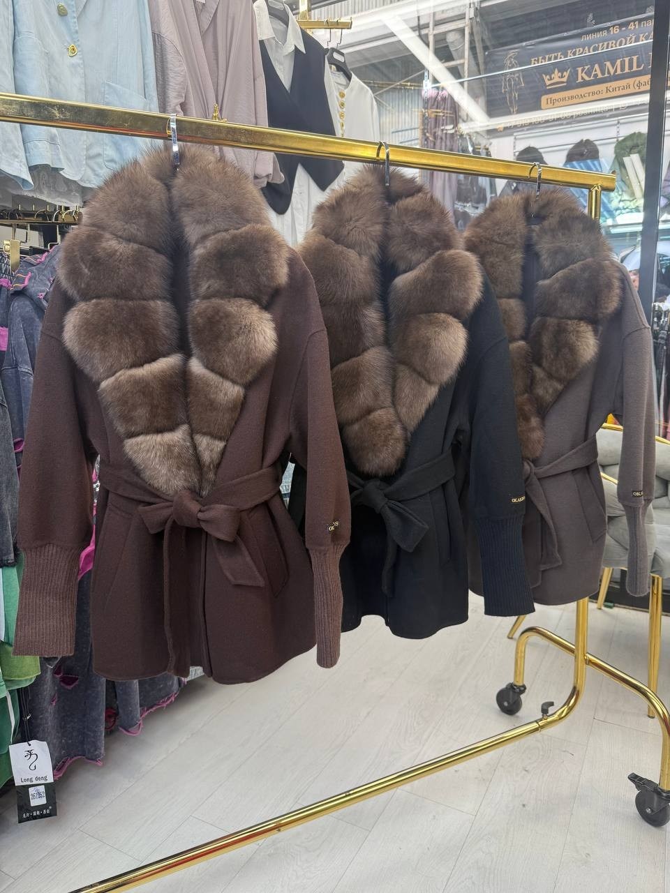 пальто с мехом,коричневое пальто с воротником песцовые,пальто с мехом песца,пальто кашемировое с мехом песца,женское пальто с натуральным мехом