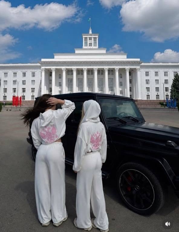 спортивные костюмы женские,спортивный костюм женский с крыльями,костюм женский,костюм с крыльями,костюм спортивный