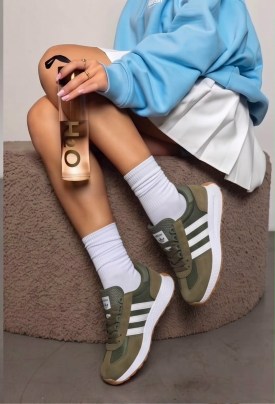 Кроссовки
