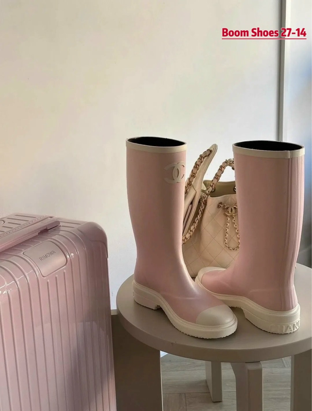 сапоги резиновые,чемодан розовый,,резиновые сапоги chanel,чемодан для переноски