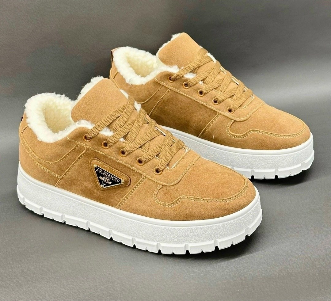 кроссовки guess terria flfter sue12 beis бежевый,зимние замшевые женские кеды prada бежевые с мехом,кроссовки guess бежевый,кроссовки женскиe,