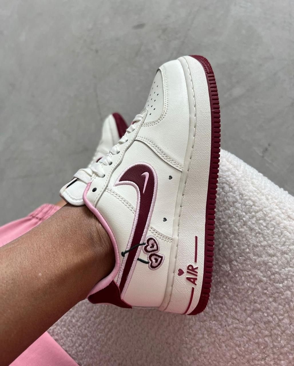 кросcовки nike air force 1,женские кроссовки nike air force 1 low valentine,кроссовки nike air force 1 low valentine day,кроссовки женские nike air force 1,кроссовки nike air force cherry