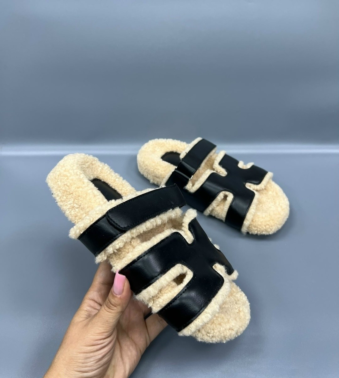 ,шлепанцы hermes,шлепанцы женские,тапочки hermes,кожаные шлепки гермес