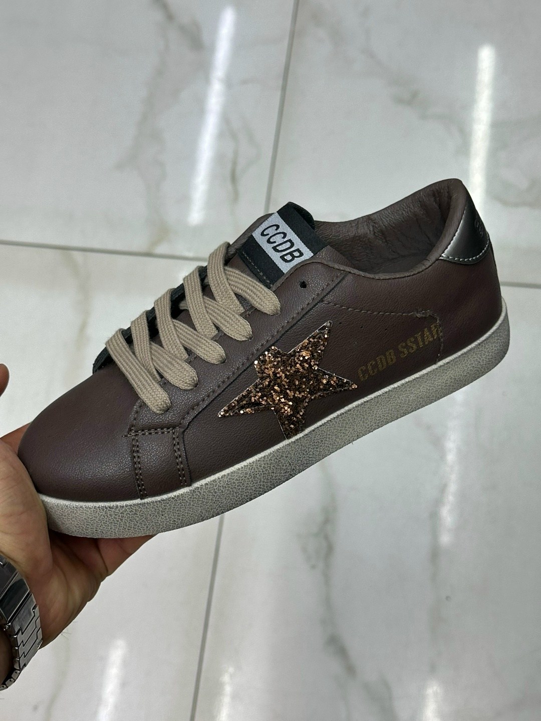 ,golden goose кеды super-star с блестками серебристый,кеды golden goose,кеды женски,женская