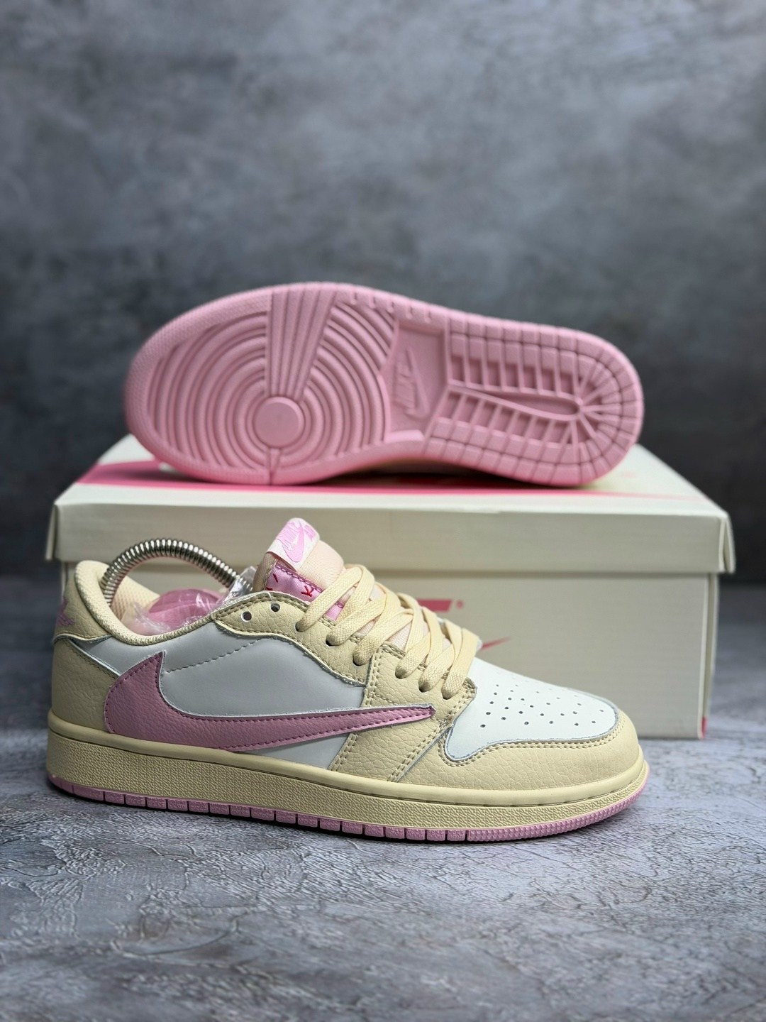 travis scott x air jordan 1 low sail/shy pink,кроссовки nike air jordan 1 travis scott,travis scott x air jordan 1 low og sail/shy pink,nike air jordan 1 low x travis scott,nike air jordan 1 low x tra
