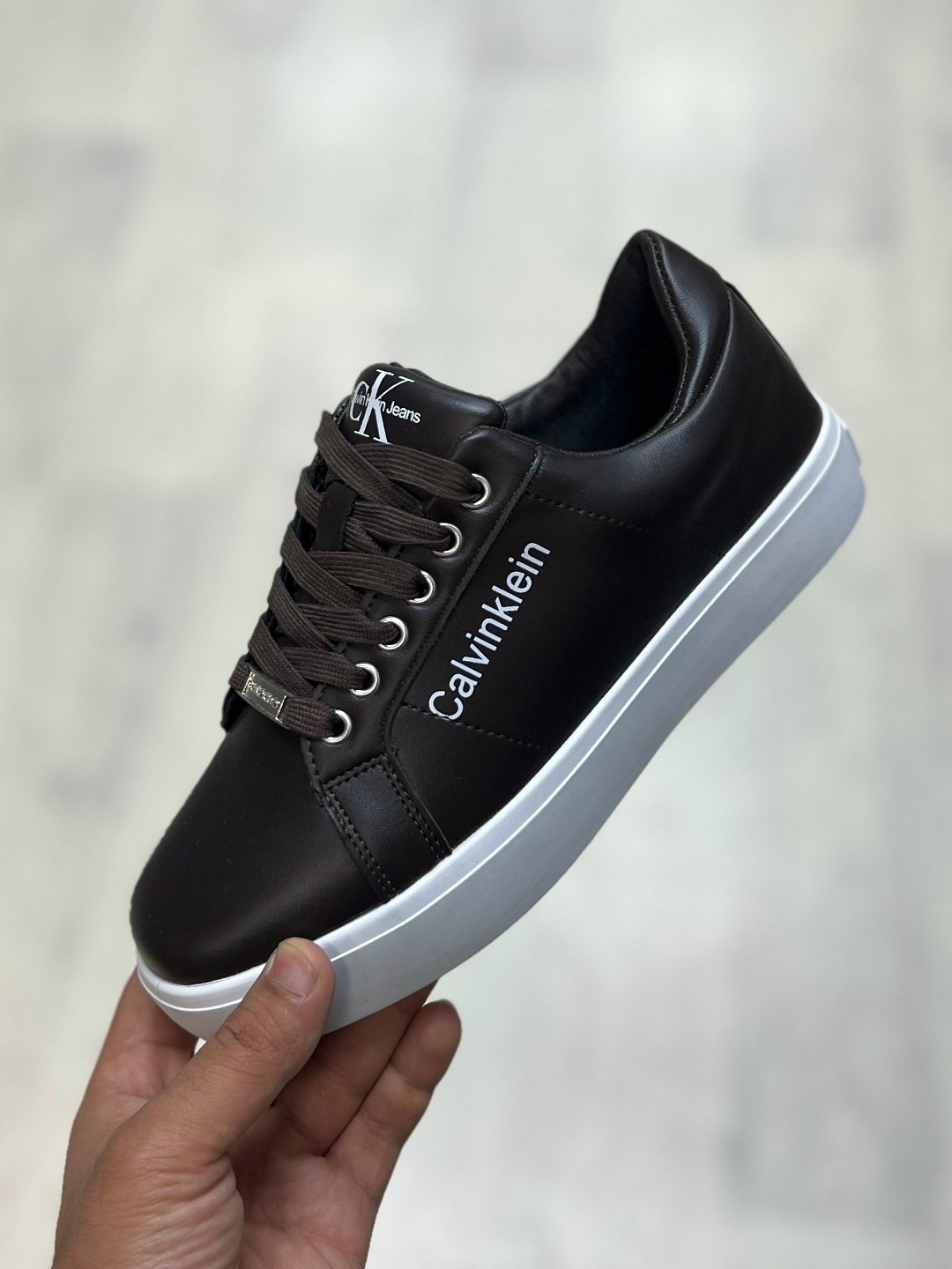 ,женские кроссовки calvin klein, спортивная, женская,женские кроссовки