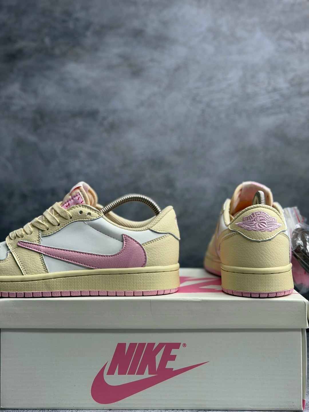travis scott x air jordan 1 low sail/shy pink,кроссовки nike air jordan 1 travis scott,travis scott x air jordan 1 low og sail/shy pink,nike air jordan 1 low x travis scott,nike air jordan 1 low x tra