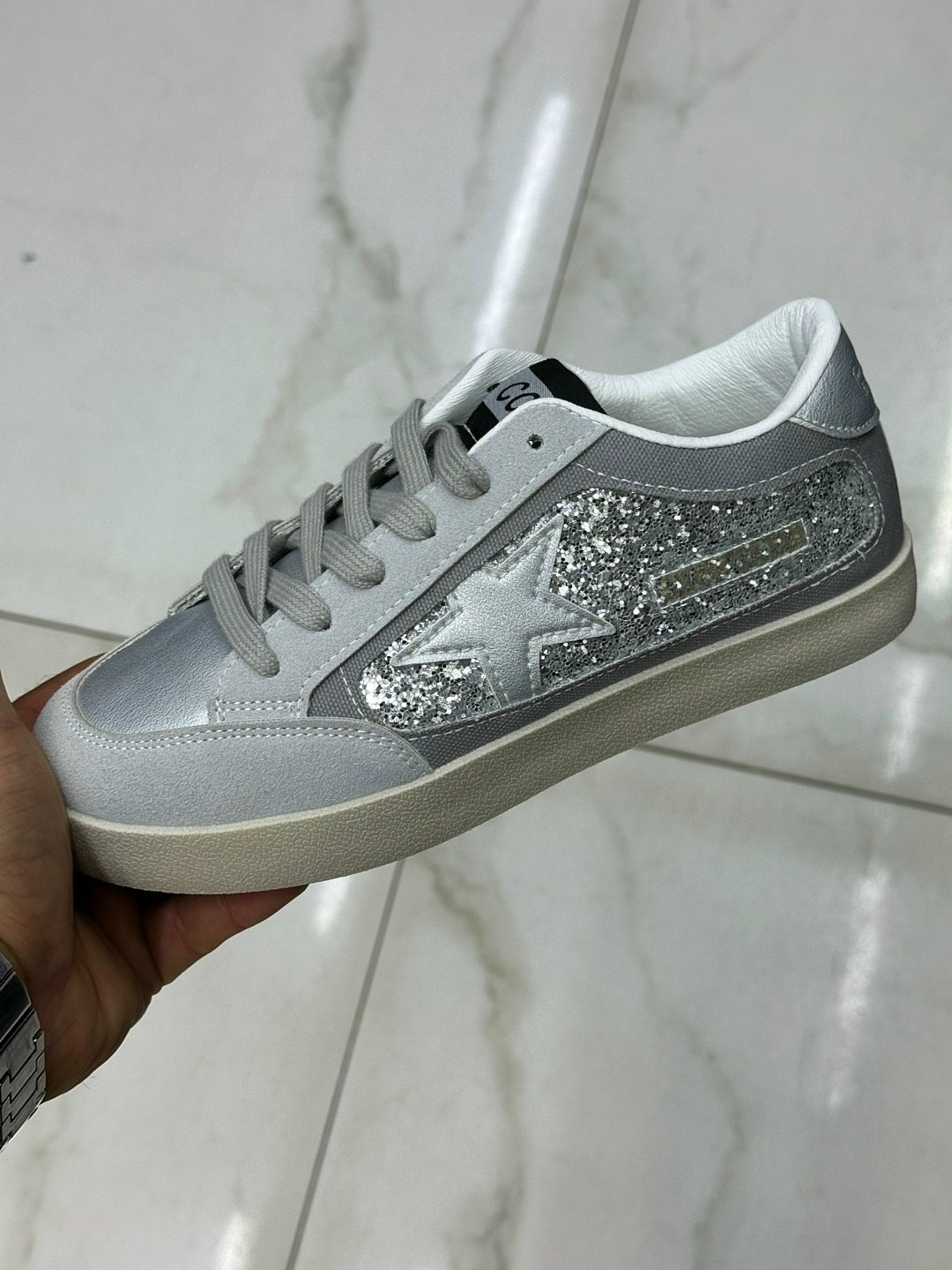 ,golden goose кеды super-star с блестками серебристый,кеды golden goose,кеды женски,женская