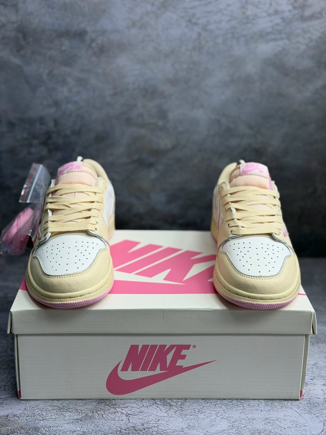 travis scott x air jordan 1 low sail/shy pink,кроссовки nike air jordan 1 travis scott,travis scott x air jordan 1 low og sail/shy pink,nike air jordan 1 low x travis scott,nike air jordan 1 low x tra