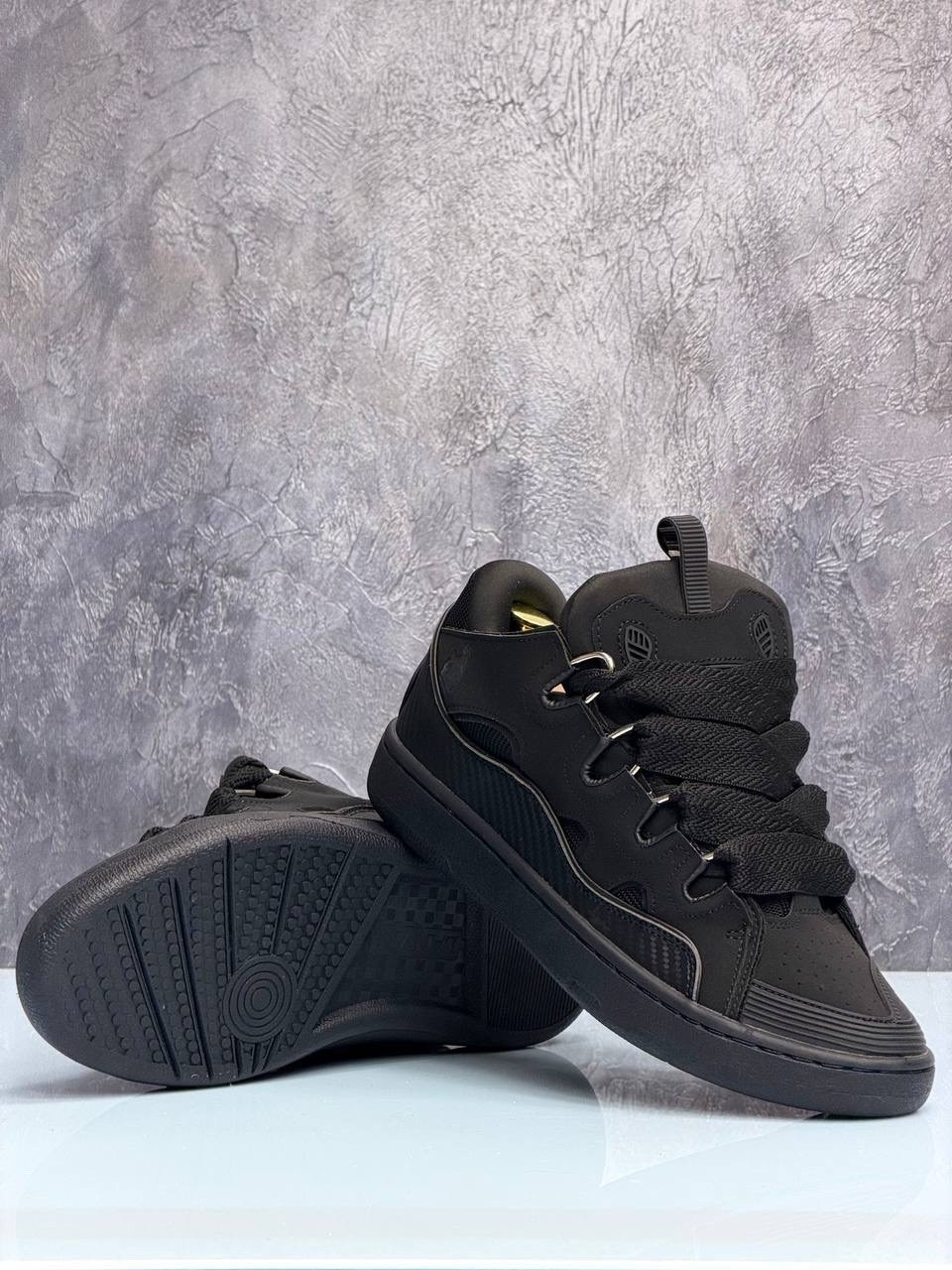 lanvin кроссовки curb,кроссовки lanvin,кроссовки curb lanvin черный,,lanvin выпустил полностью черные кроссовки curb lifestyle