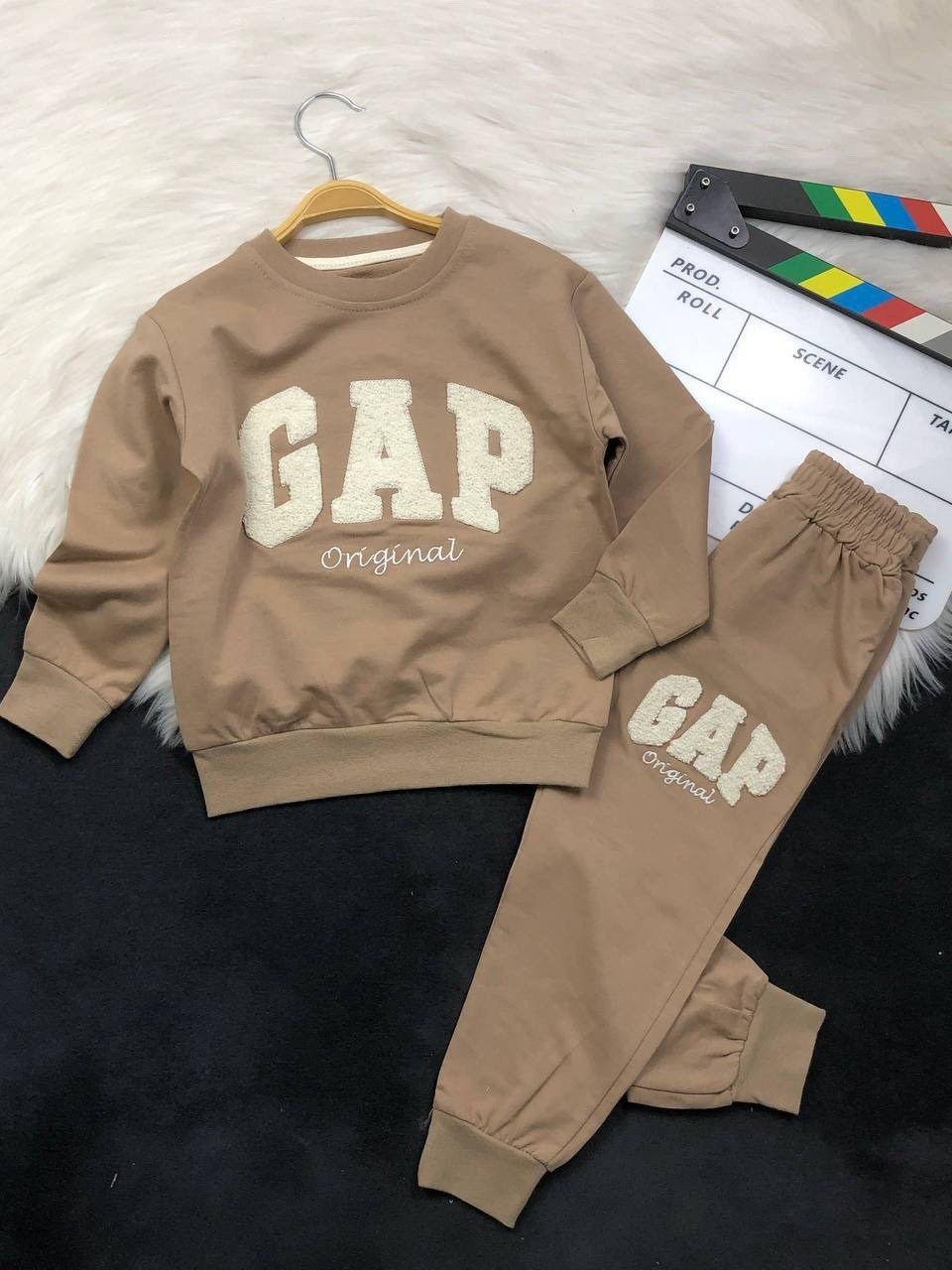 спортивный костюм детский gap,костюм спортивный gap,костюм на флисе,костюм бежевый,костюм детский