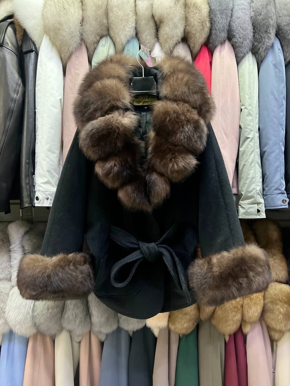 кашемировое пальто с натуральным мехом,пальто с мехом финского песца,пальто кашемир и мех натуральный,женское пальто с натуральным мехом,пальто кашемировое с натуральным мехом песца