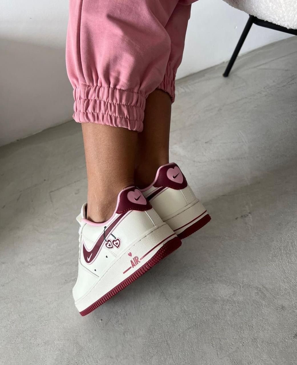 кросcовки nike air force 1,женские кроссовки nike air force 1 low valentine,кроссовки nike air force 1 low valentine day,кроссовки женские nike air force 1,кроссовки nike air force cherry