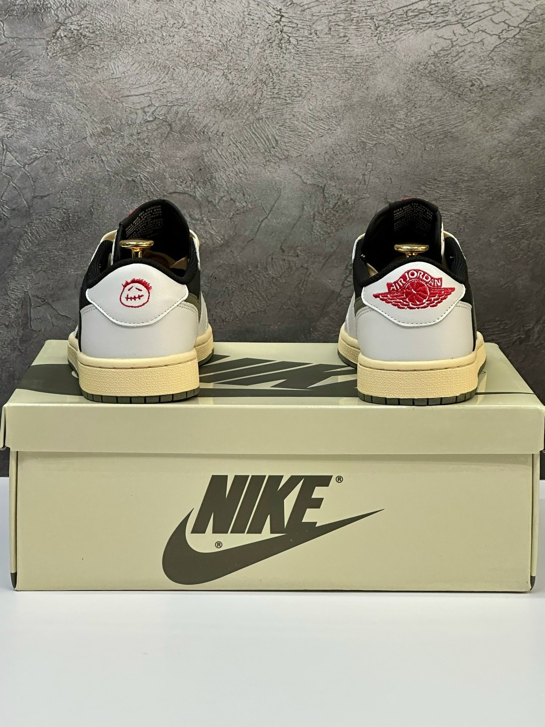 кроссовки nike air jordan 1 low travis scott,nike air jordan 1 low travis scott,кроссовки nike air jordan 1 low x travis scott,кроссовки travis scott x air jordan 1 low,air jordan 1 low travis scott