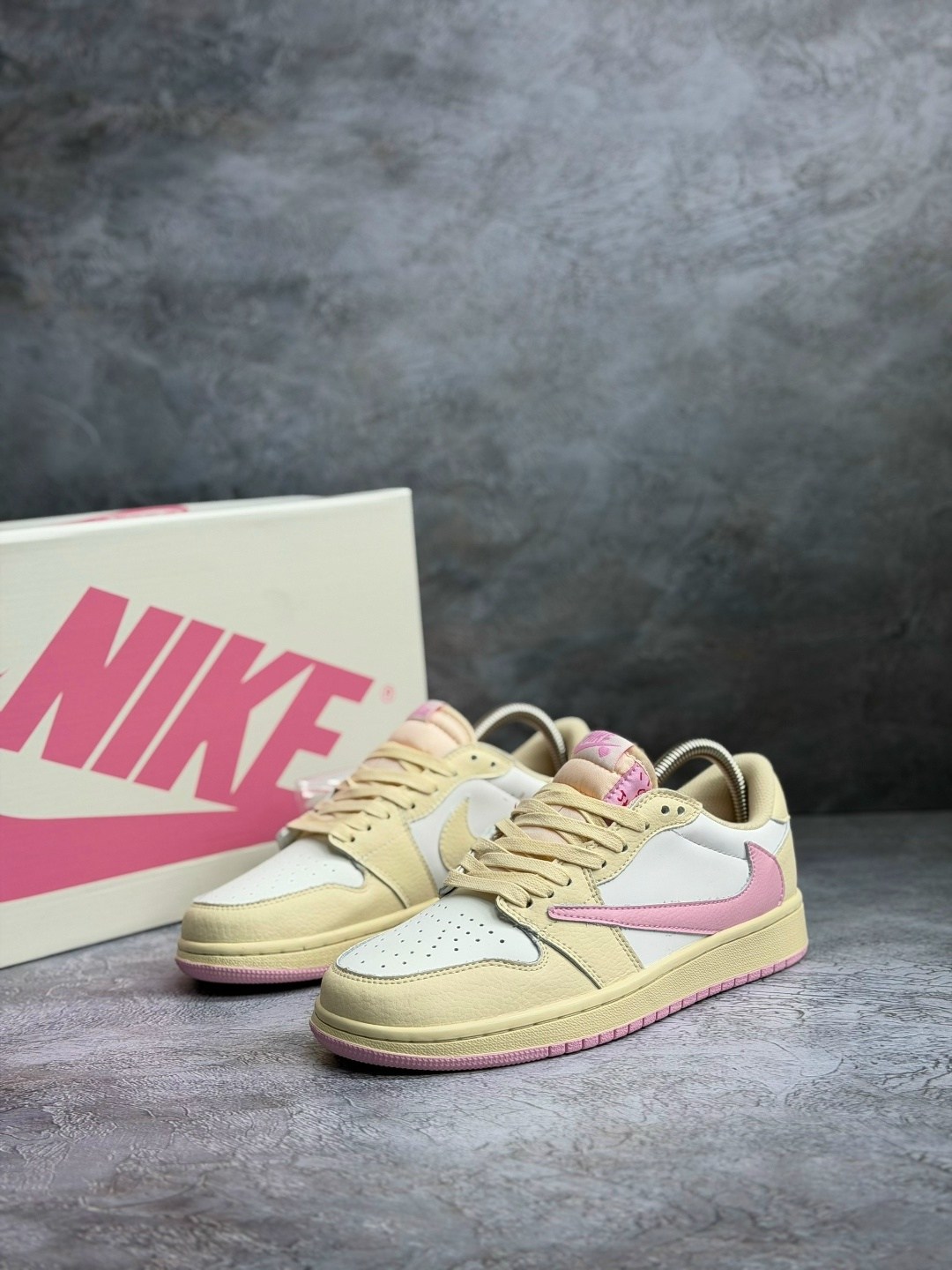 travis scott x air jordan 1 low sail/shy pink,кроссовки nike air jordan 1 travis scott,travis scott x air jordan 1 low og sail/shy pink,nike air jordan 1 low x travis scott,nike air jordan 1 low x tra