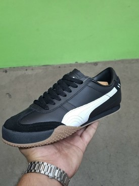 Кроссовки