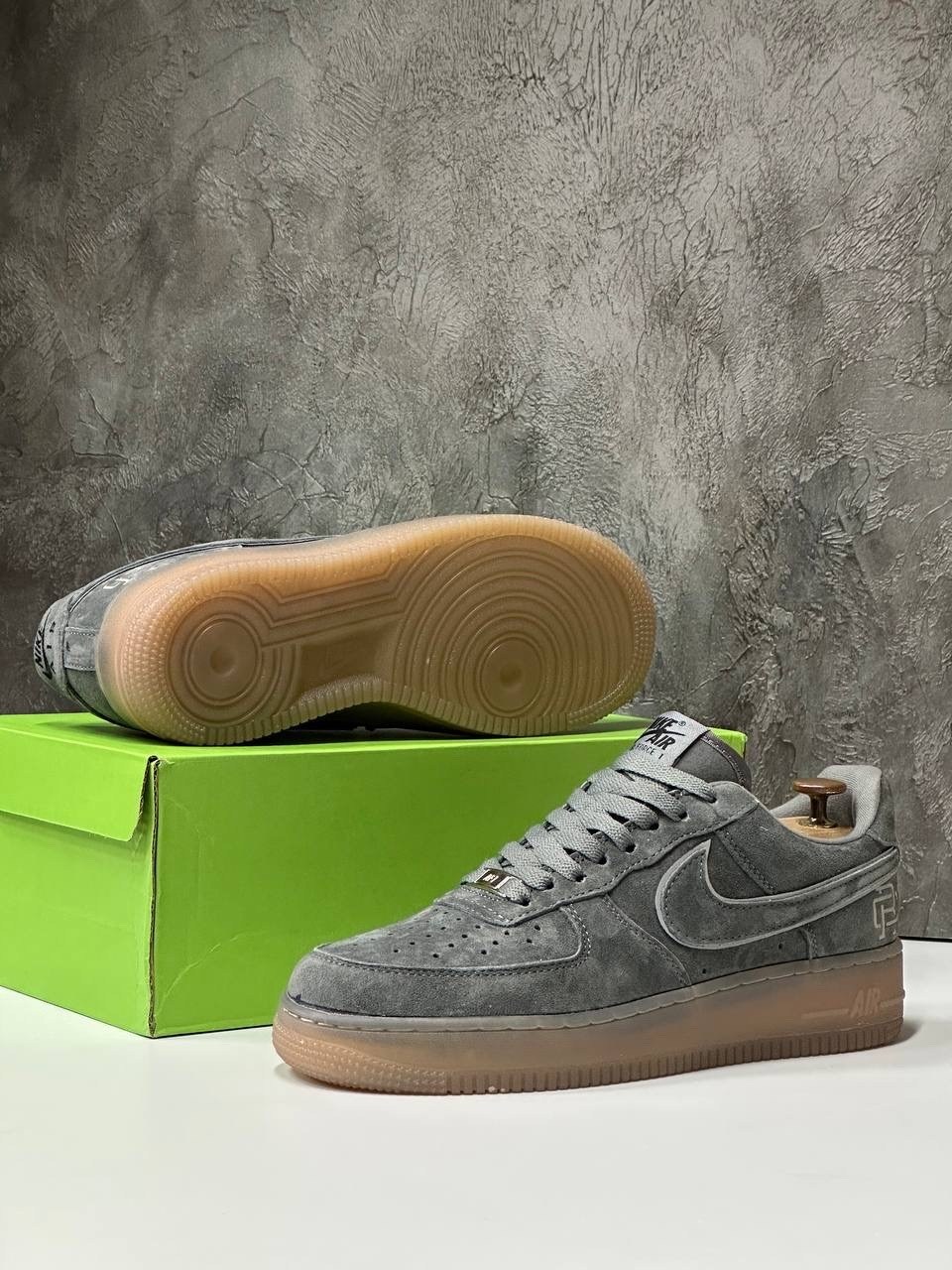 кросcовки nike air force 1,nike air force 1 low suede dark grey,nike air force 1 low suede,nike air force 1 low grey suede,кроссовки nike air force 1 low