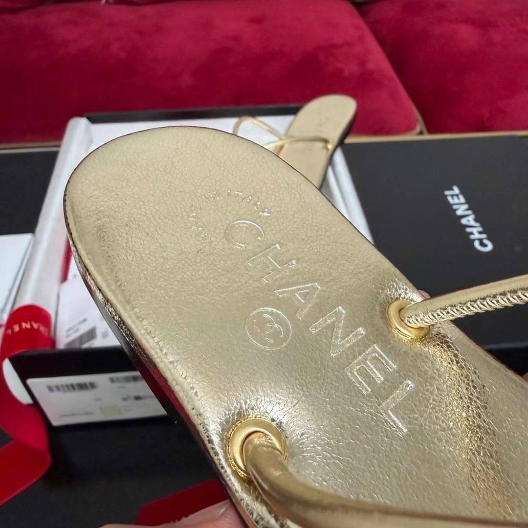 обувь,сандалии,сандалии женские,босоножки с золотым,босоножки женские