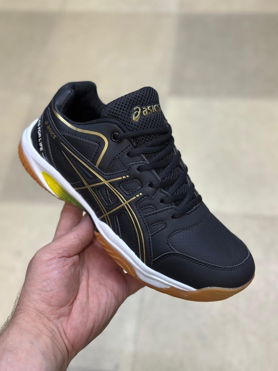 волейбольные кроссовки asics upcourt 4,волейбольные кроссовки asics,кроссовки asics,asics кроссовки спортивные,kроссовки спортивные