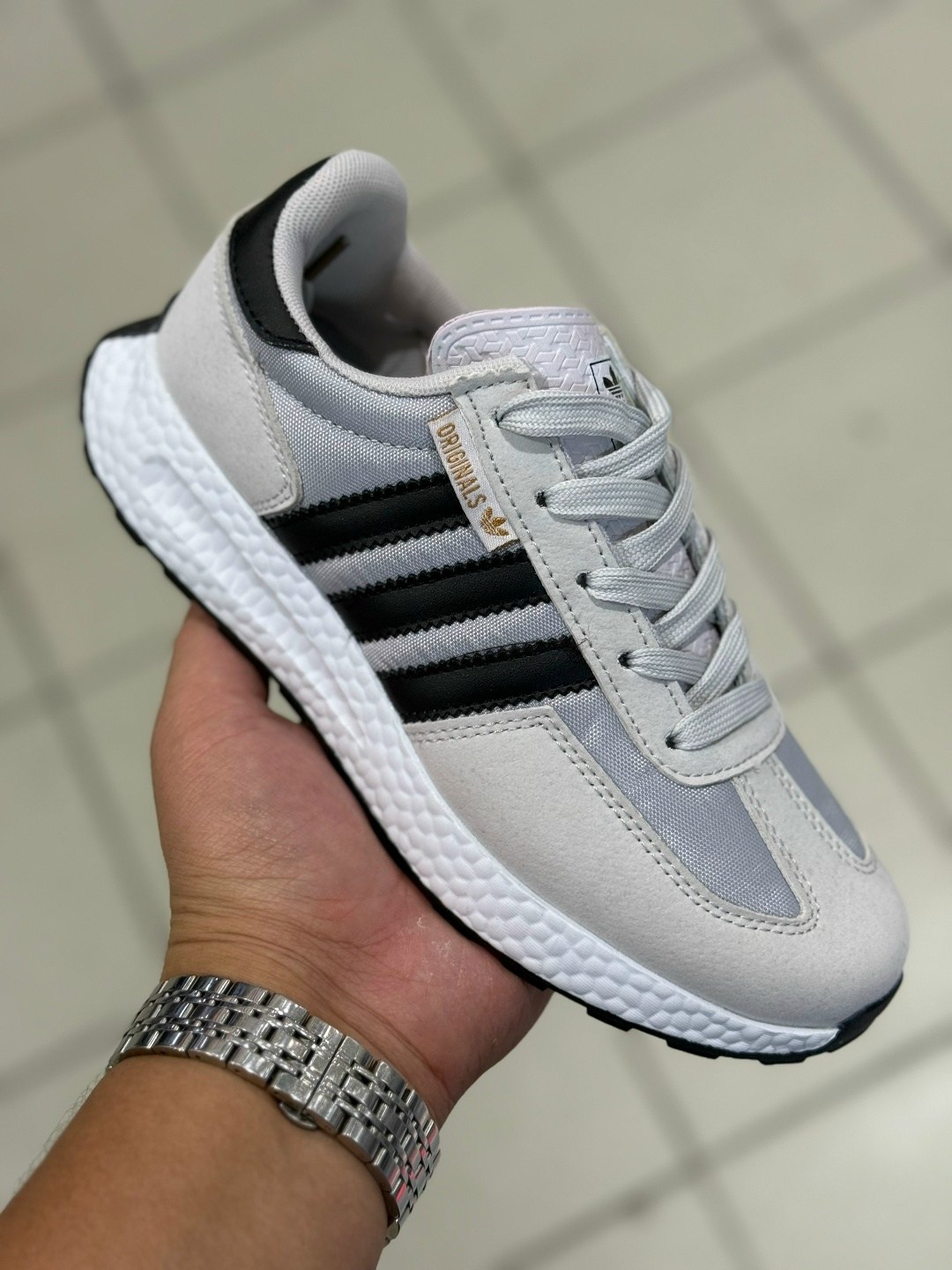 кроссовки adidas,серебристые кроссовки адидас,кроссовки adidas retropy,кроссовки женские adidas,кроссовки