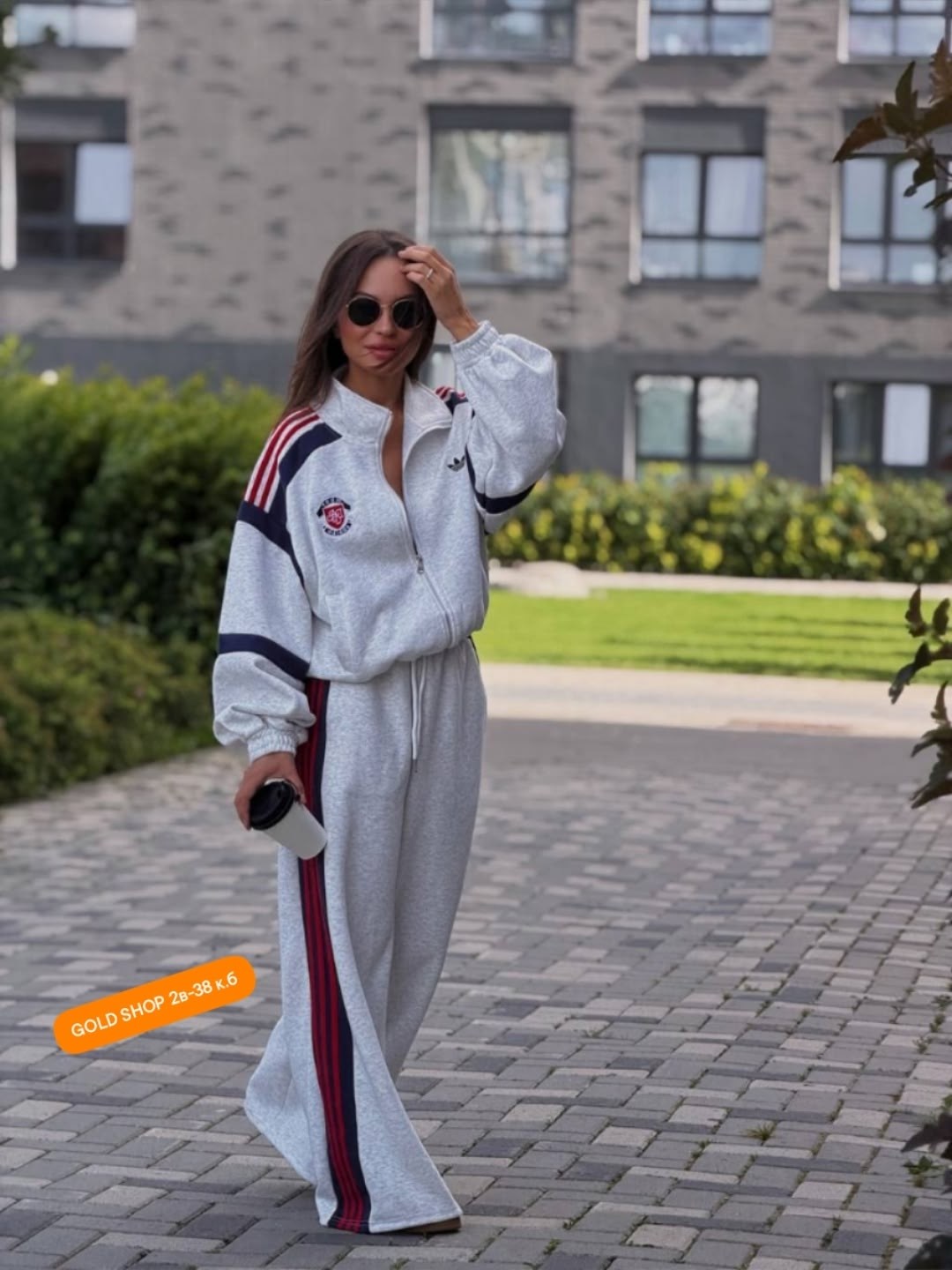 повседневный спортивный костюм,женский спортивный костюм,костюм спортивный,стильный спортивный костюм,спортивный женский костюм красный