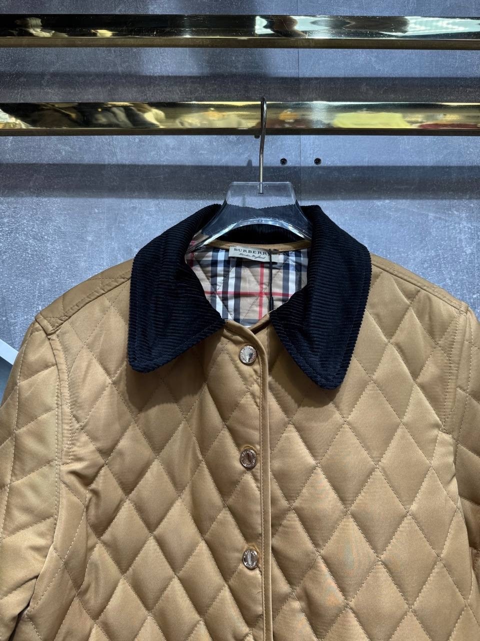 куртка берберри стеганная женская,куртка burberry,женская куртка burberry,стеганая куртка берберри,женская куртка burberry бежевая