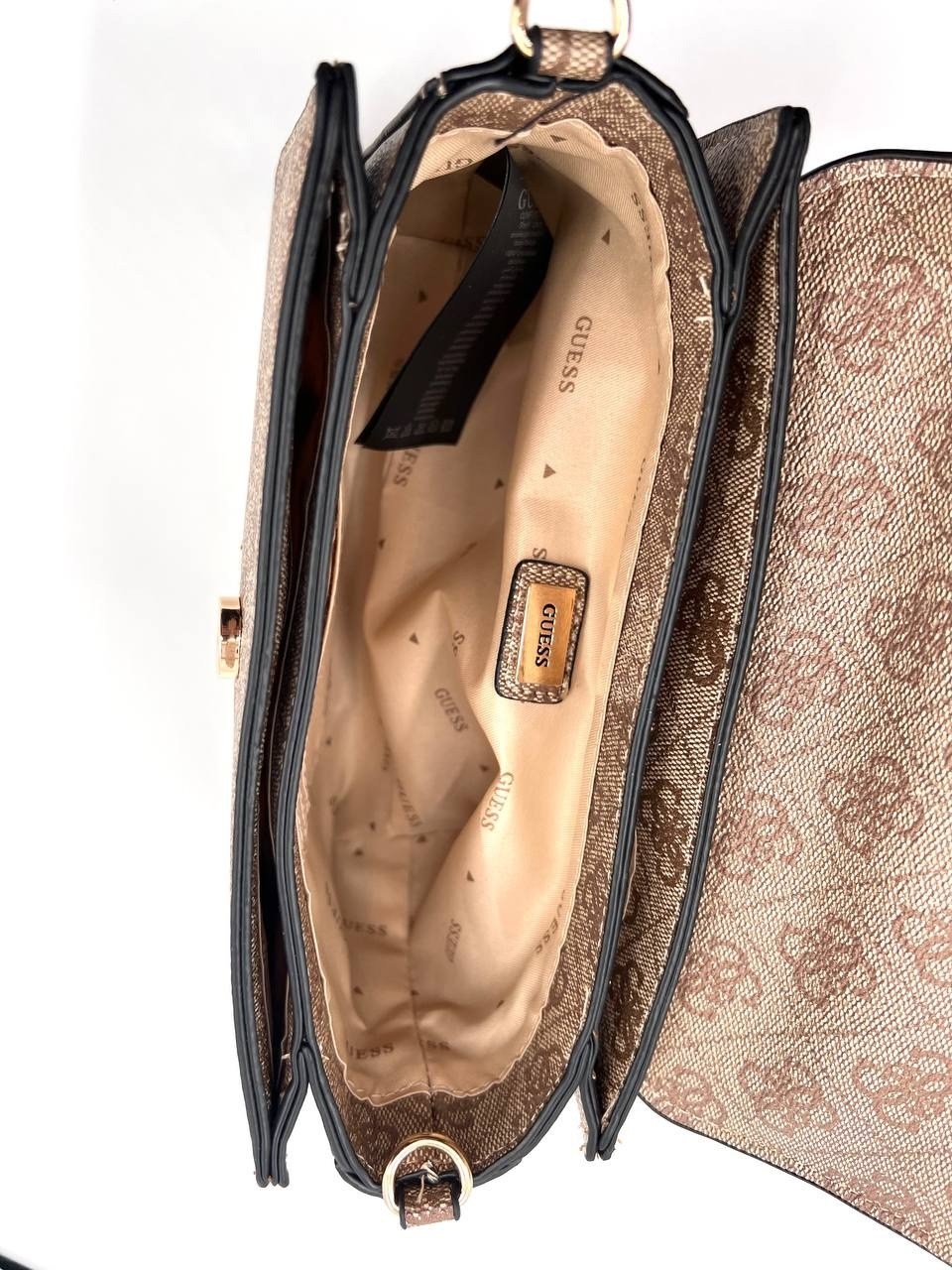 guess сумка,сумка женская guess hwjb8414210 коричневая,сумка женская guess,женская сумка через плечо от бренда guess,guess сумка на плечо кросс-боди