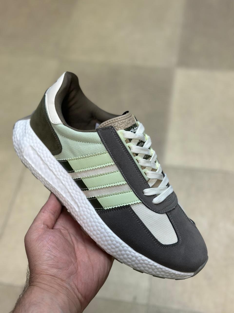 кроссовки asics,волейбольные кроссовки asics upcourt 4,кроссовки asics мужские,волейбольные кроссовки asics,спортивная