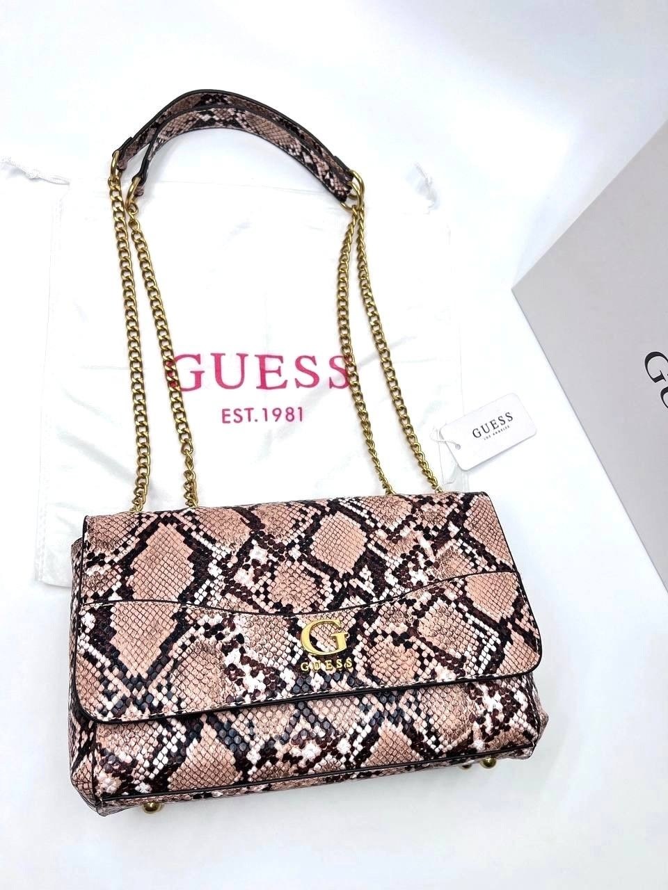 cумка guess,женская сумка guess,сумка кросс боди guess,guess сумка на плечо,сумка