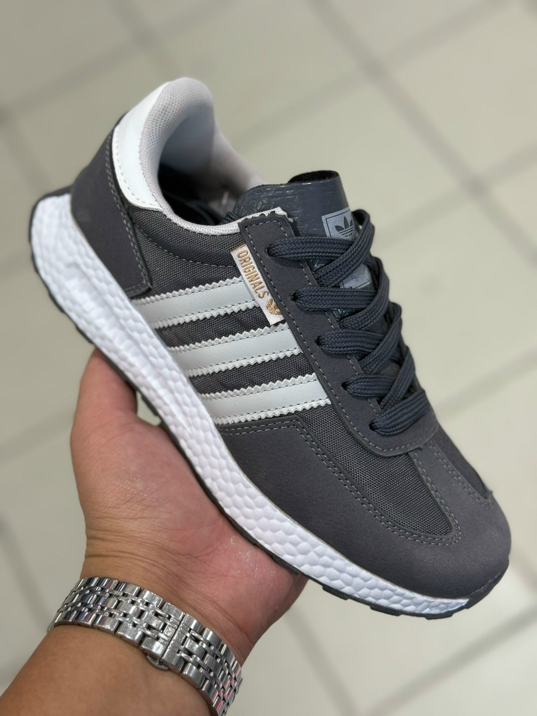 кроссовки adidas,серебристые кроссовки адидас,кроссовки adidas retropy,кроссовки женские adidas,кроссовки