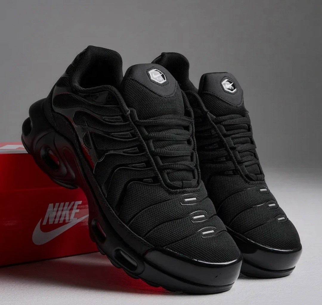 кроссовки мужские nike air max tn plus,кроссовки nike air max plus tn,nike air max plus tn,nike air max plus tn black черные,nike air max plus tn total black