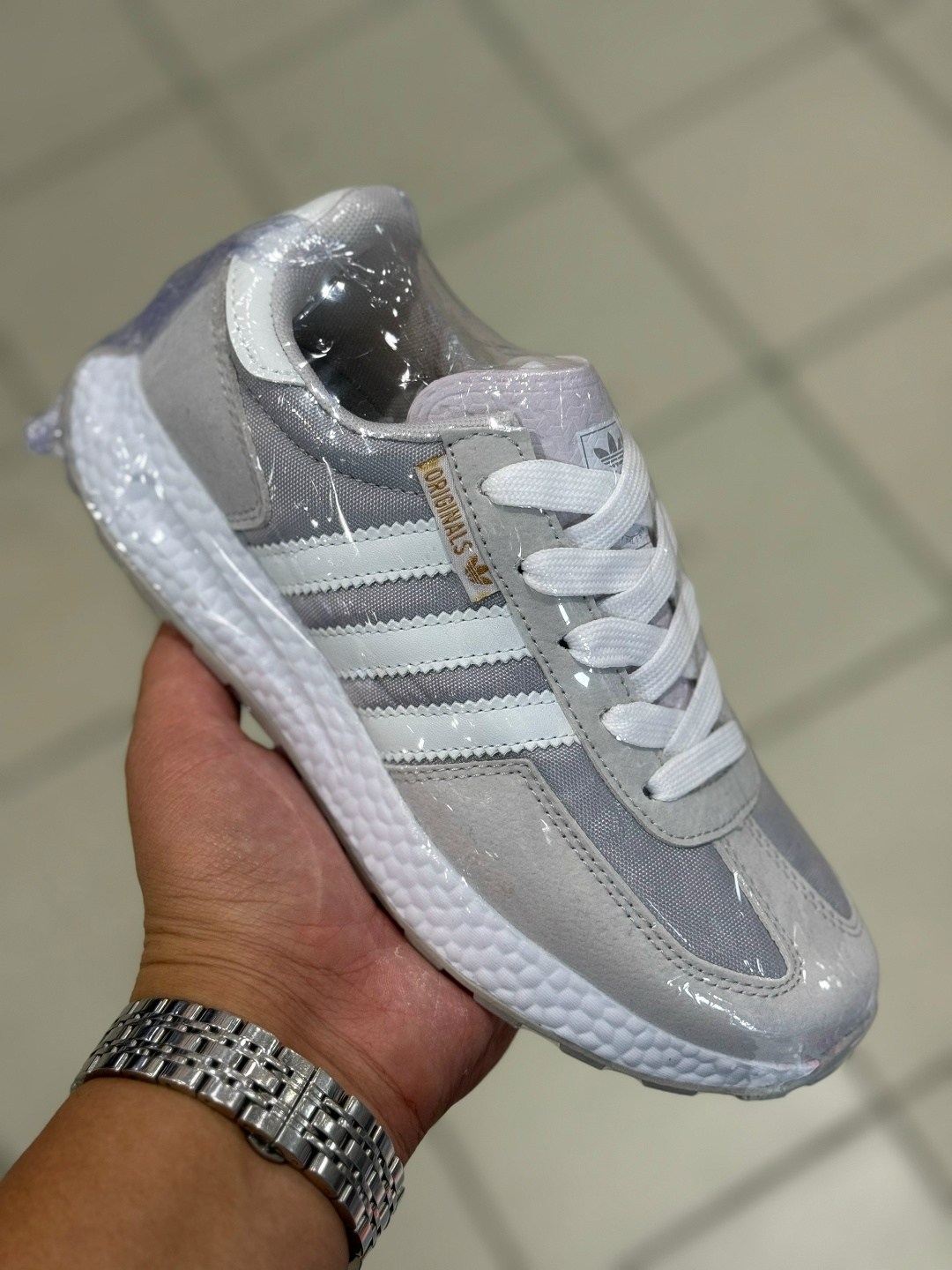 кроссовки adidas,серебристые кроссовки адидас,кроссовки adidas retropy,кроссовки женские adidas,кроссовки