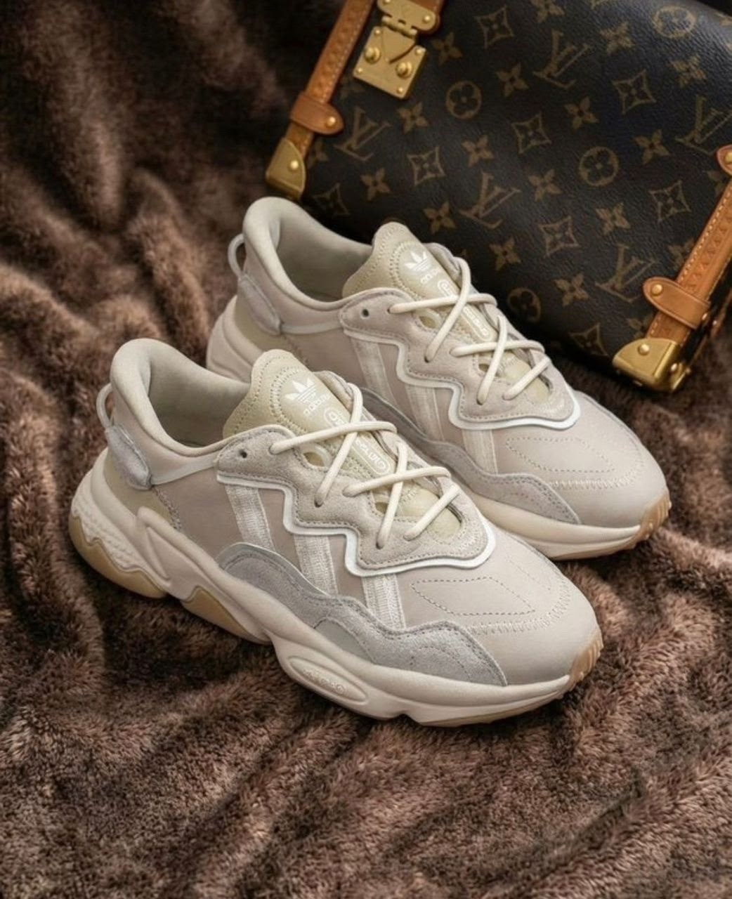 adidas-originals-ozweego,кроссовки adidas ozweego,кроссовки adidas ozweego белый,adidas originals ozweego lifestyle  bauxite brown blue,кроссовки adidas originals ozweego