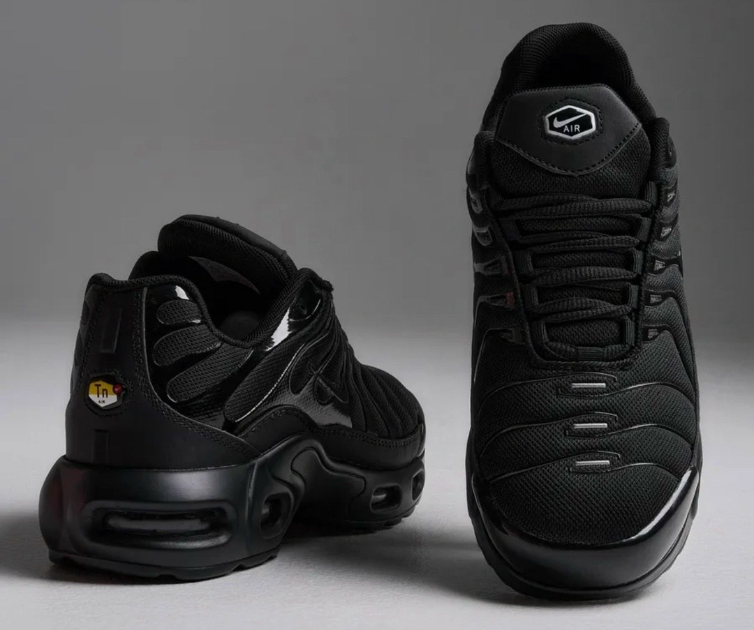 кроссовки мужские nike air max tn plus,кроссовки nike air max plus tn,nike air max plus tn,nike air max plus tn black черные,nike air max plus tn total black