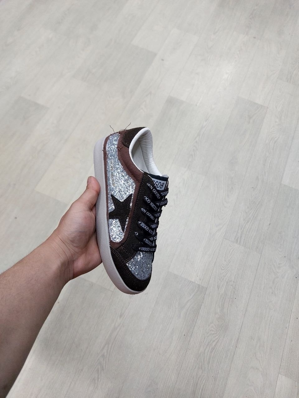 женские кеды golden goose,кеды golden goose,,кроссовки golden goose,кроссовки golden goose с пайетками на платформе