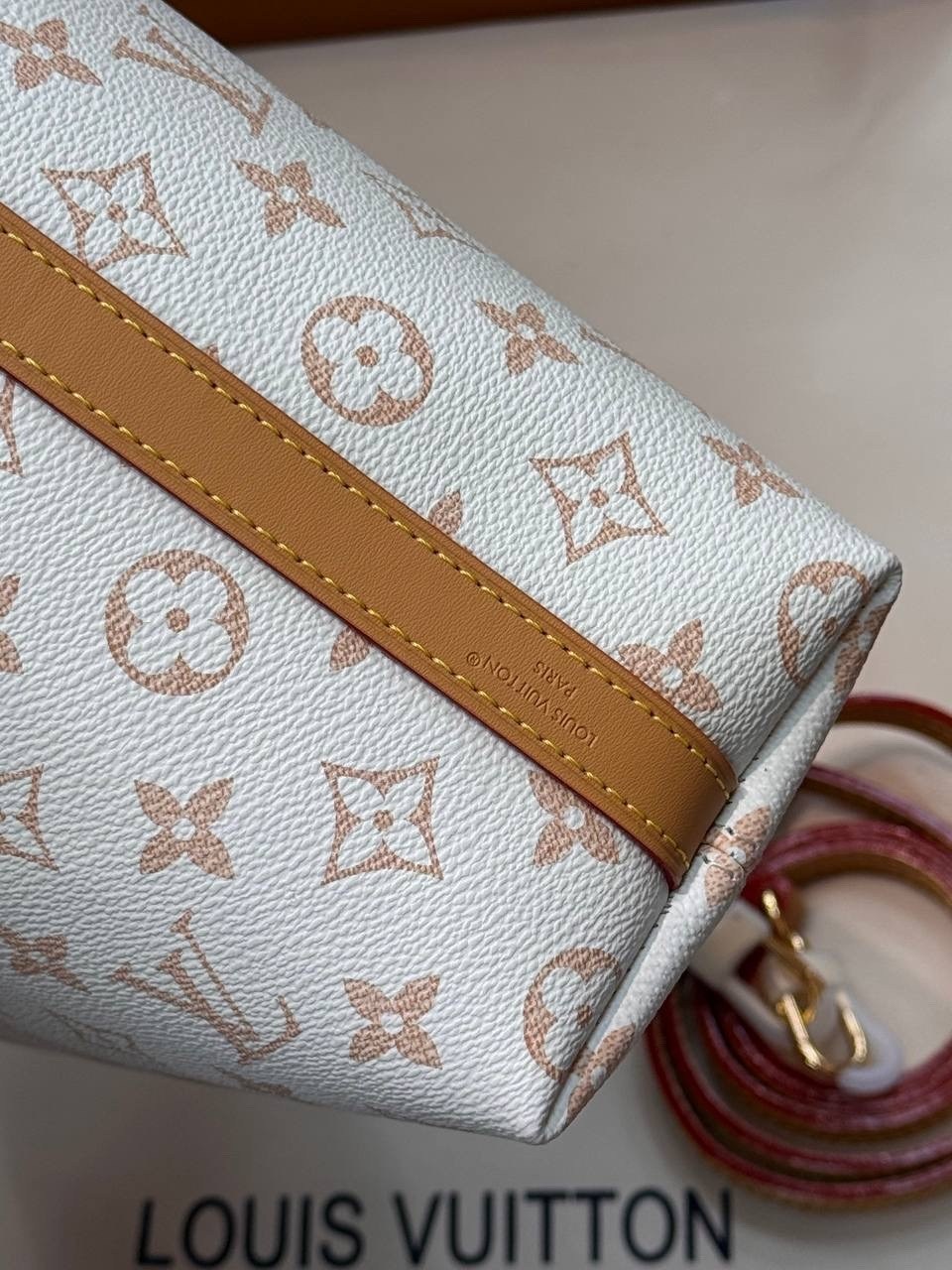 louis vuitton сумка на плечо,louis vuitton женская сумка,cумка louis vuitton,сумка через плечо louis vuitton,луи витон carmel сумка виттон