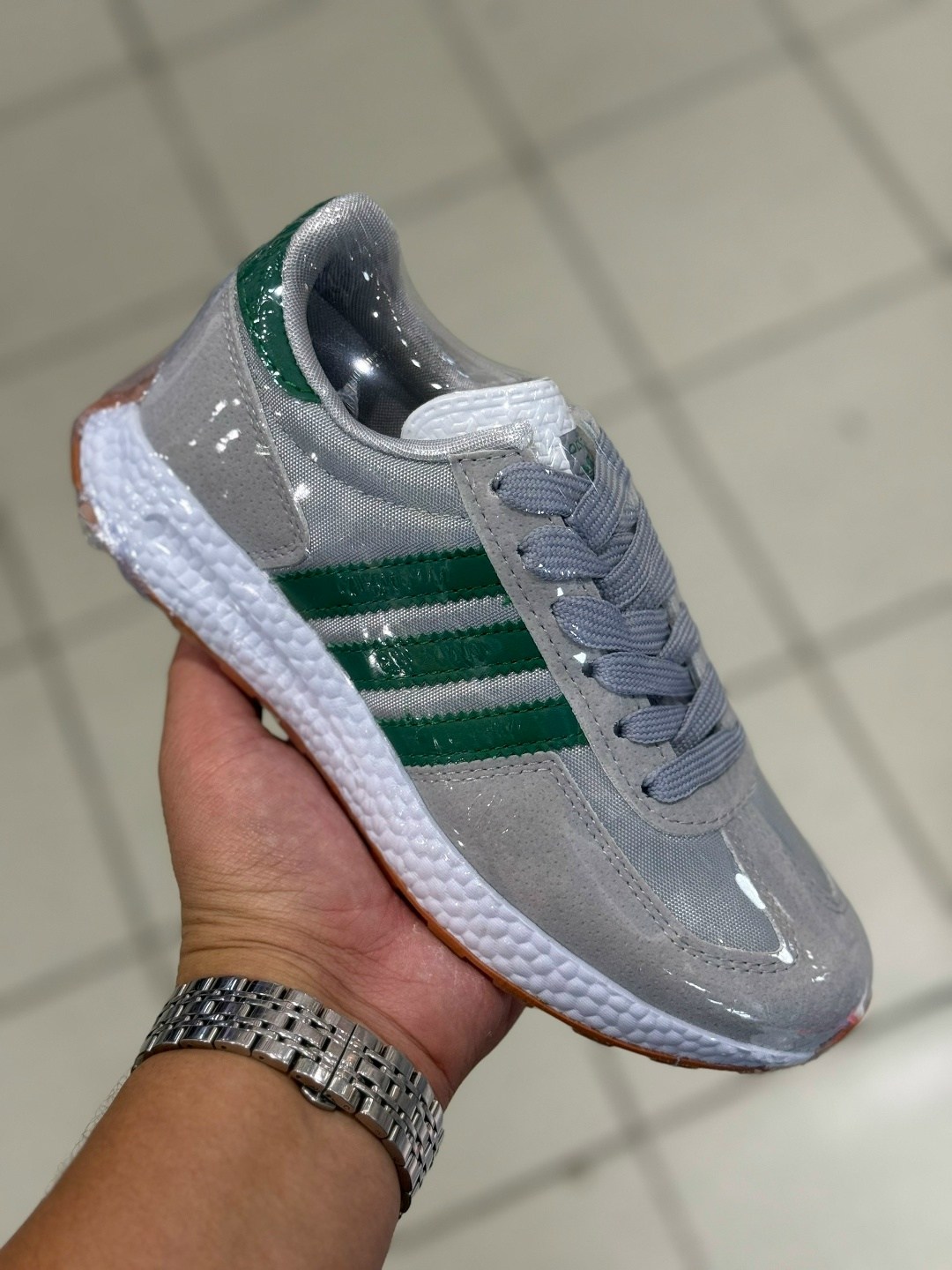 кроссовки adidas,серебристые кроссовки адидас,кроссовки adidas retropy,кроссовки женские adidas,кроссовки