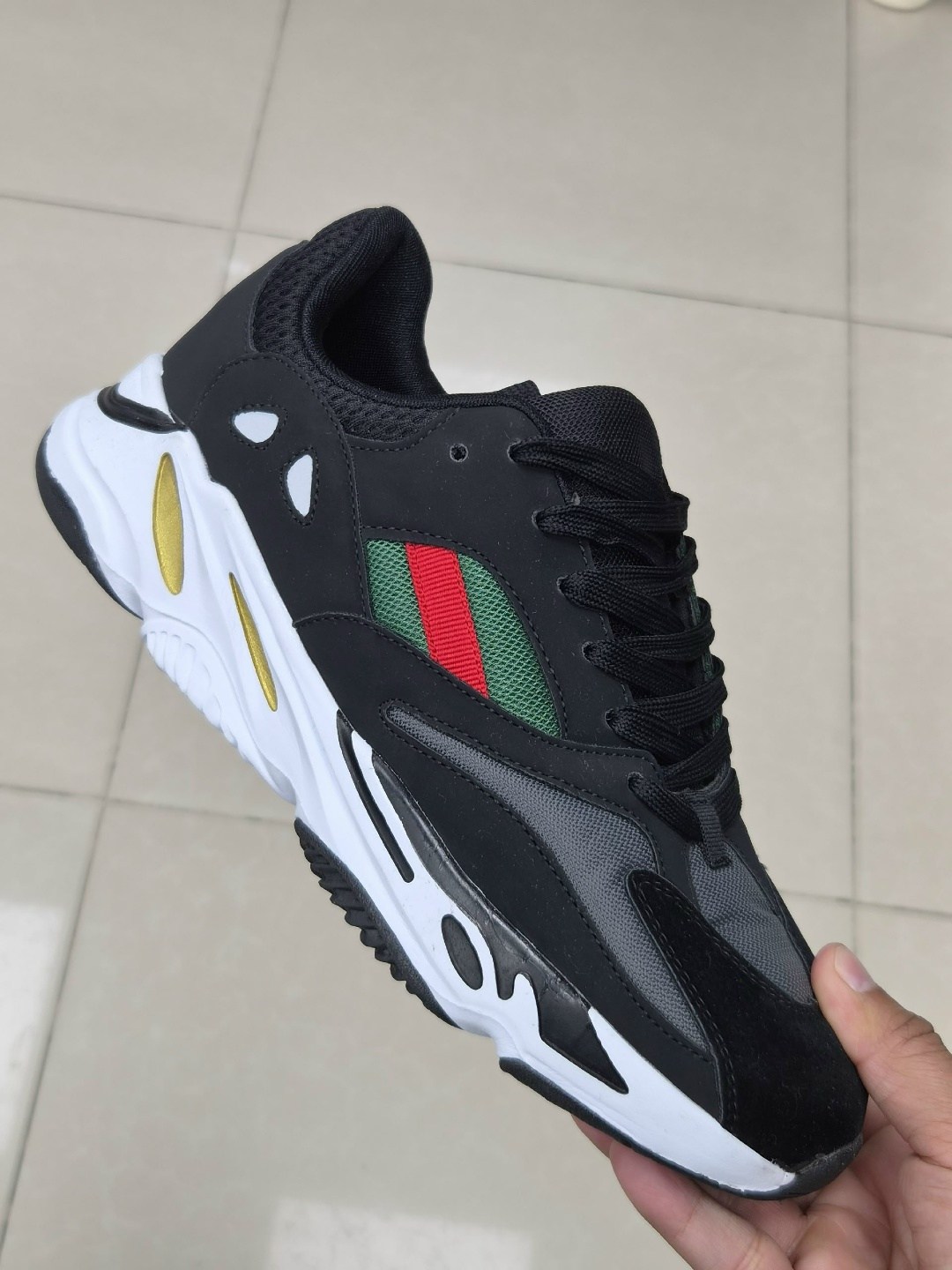кроссовки,adidas yeezy boost 700,мужской кроссовки,кроссовки adidas yeezy boost 700,спортивные кроссовки