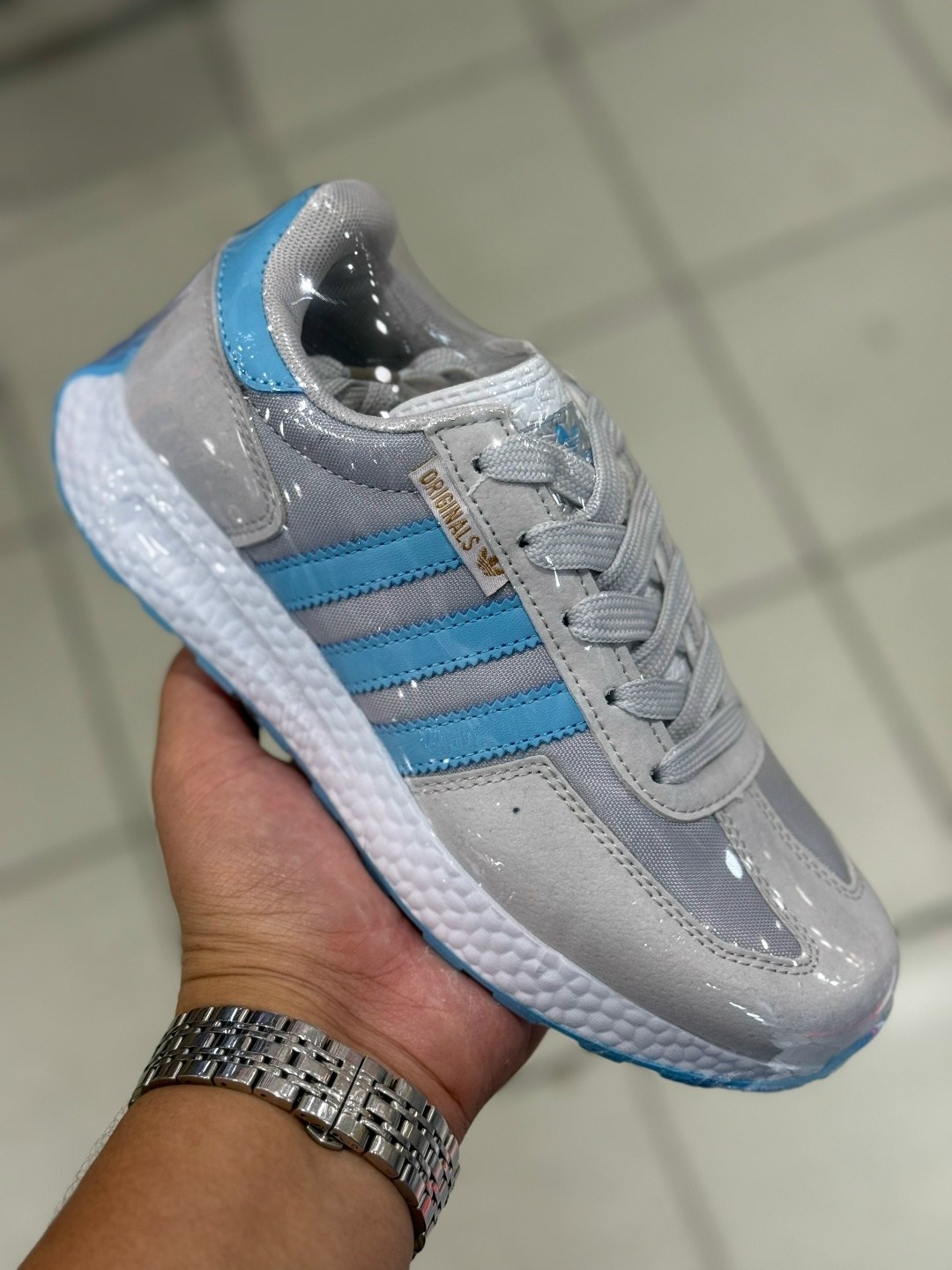 кроссовки adidas,серебристые кроссовки адидас,кроссовки adidas retropy,кроссовки женские adidas,кроссовки